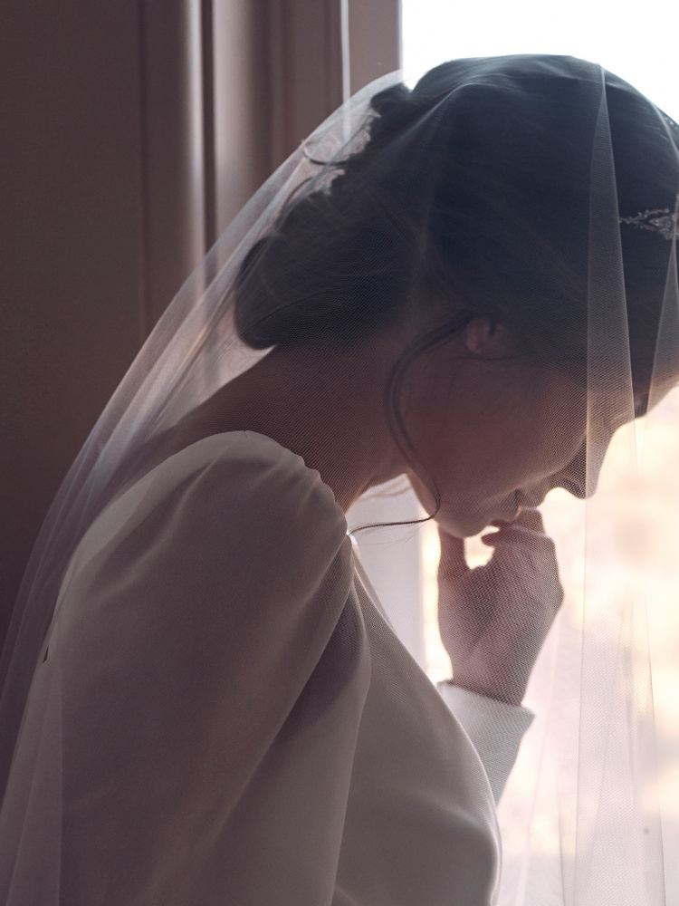 What every bride should know about drop veils