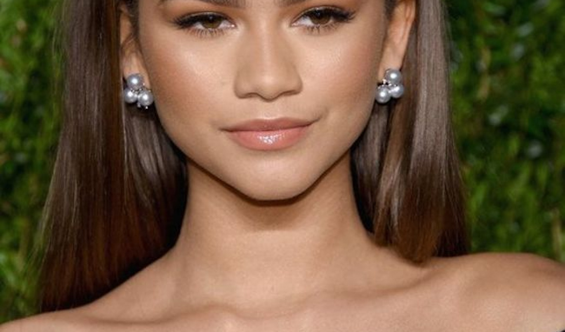 Zendaya Triangle Face Shape 2