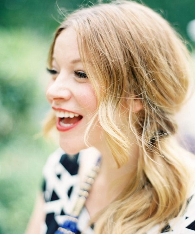 Soft Messy Ponytail For Weddings.jpg