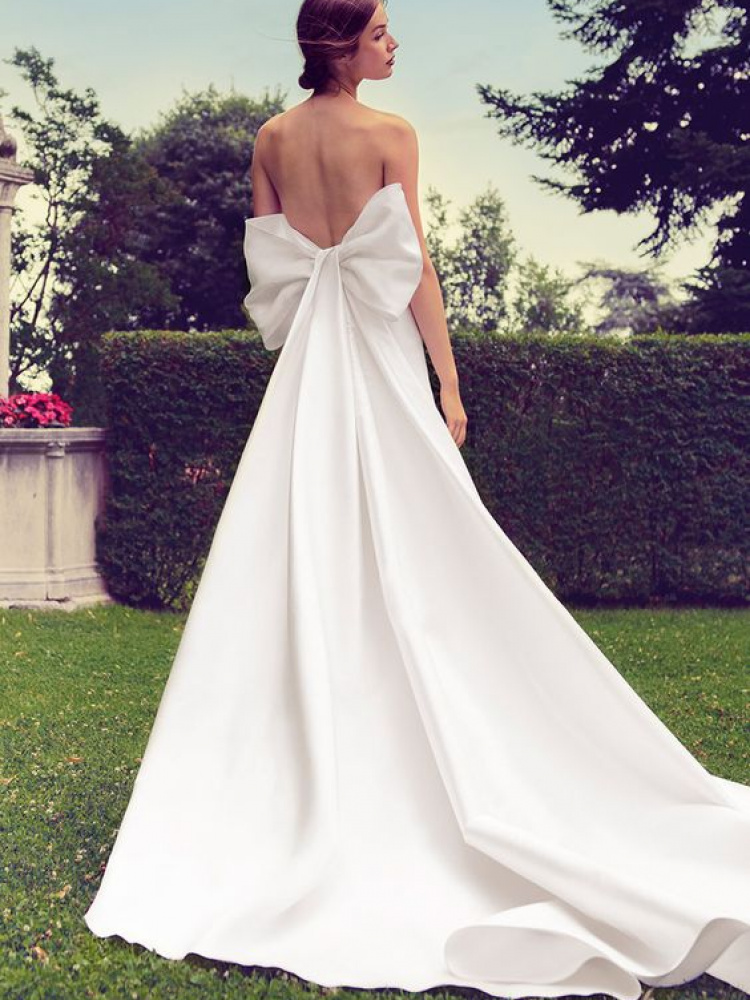 Our guide on how to style a bow wedding dress with a veil Tania Maras